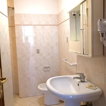 Casale Marzia 4* Масса-Лубренсе